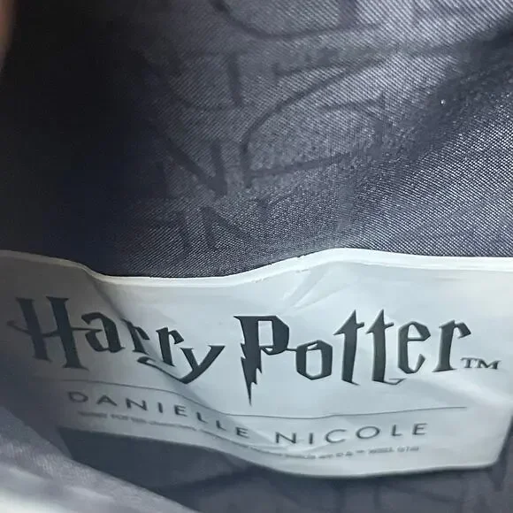 Danielle Nicole x Harry Potter Women's Black Slytherin Uniform Clutch Bag - Picture 11 of 13